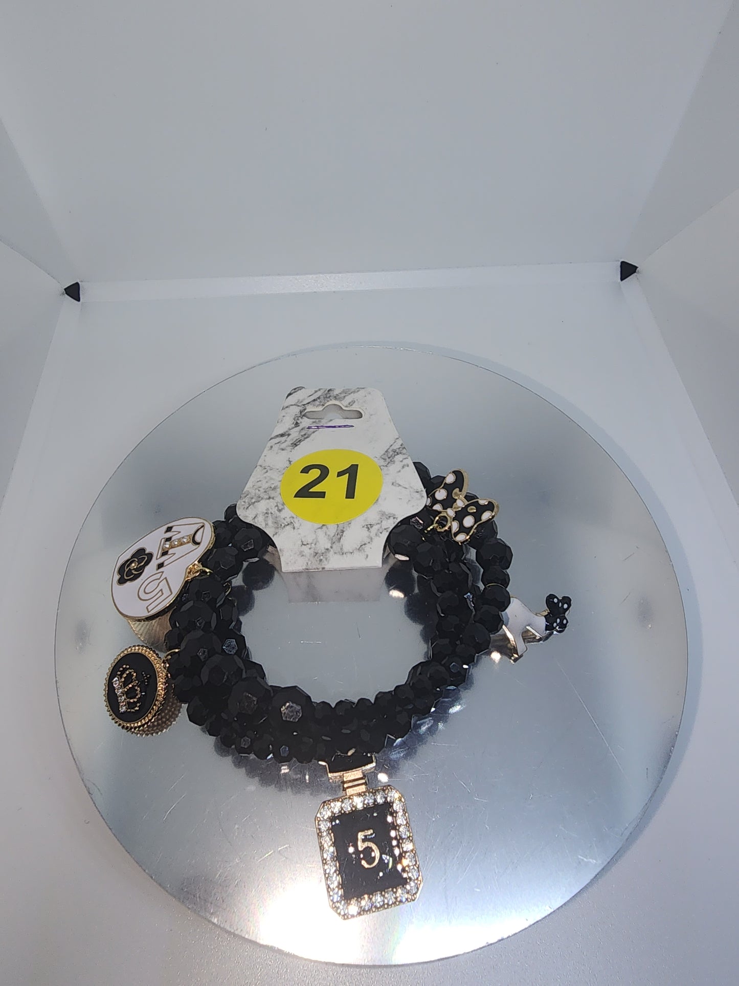 Y21